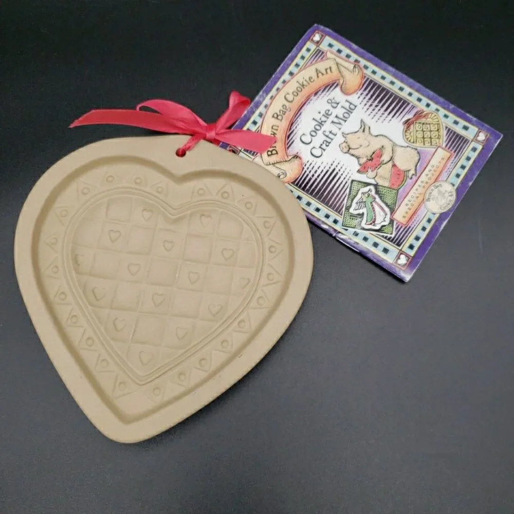 Vintage 1993 Brown Bag Cookie Art Checkered Heart 6.5